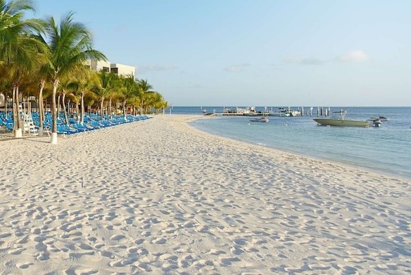 Occidental Costa Cancun - Beach